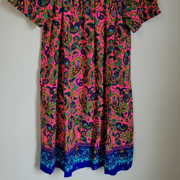 Vintage Neon Paisley House Dress - Picture 2 of 8